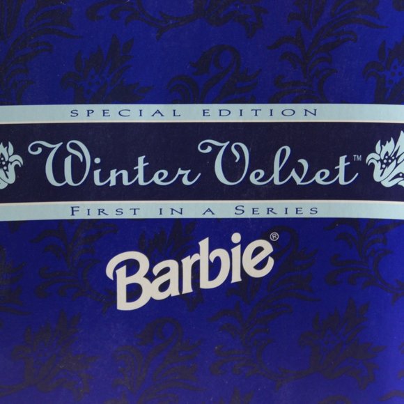 NWB 1995 An Avon Exclusive Winter Velvet Barbie - Picture 7 of 11